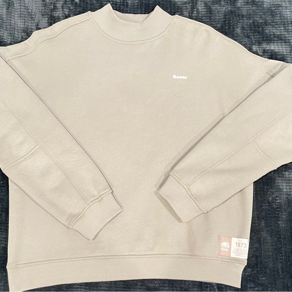 Roots Women’s Sage Green Sweater